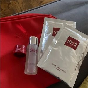 Set eye cream, masks liquid essence cosmetic bag